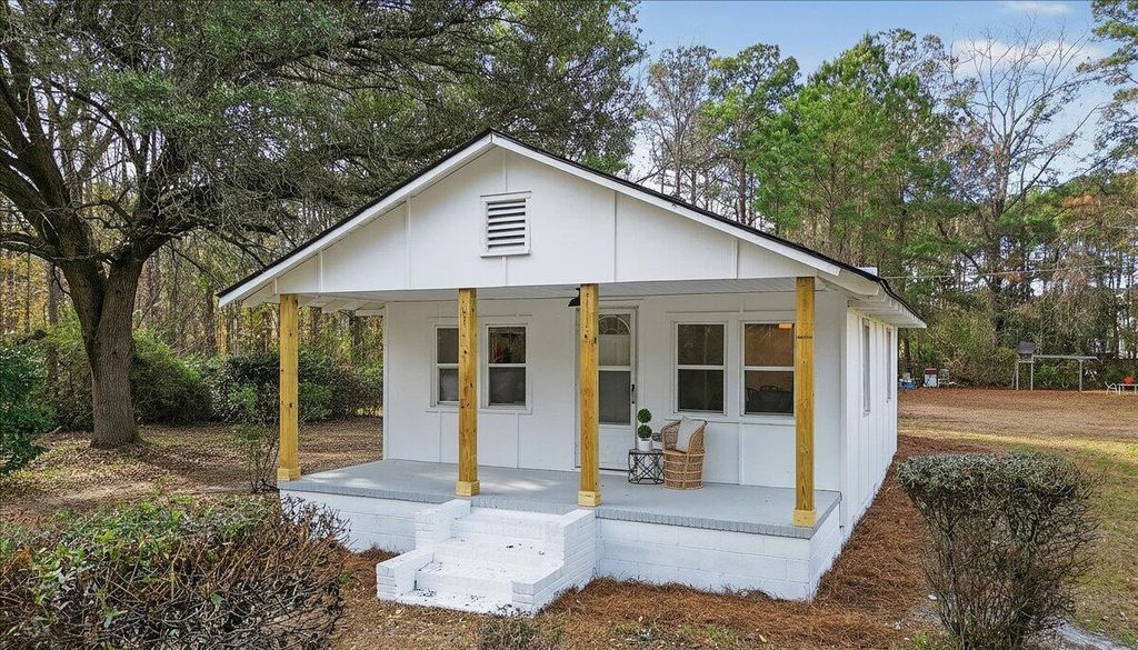 Photo of 510 Parsons Road, Summerville, SC 29483 (MLS # 26000197)