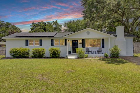 Photo of 1032 Windward Road, Charleston, SC 29412 (MLS # 25016590)