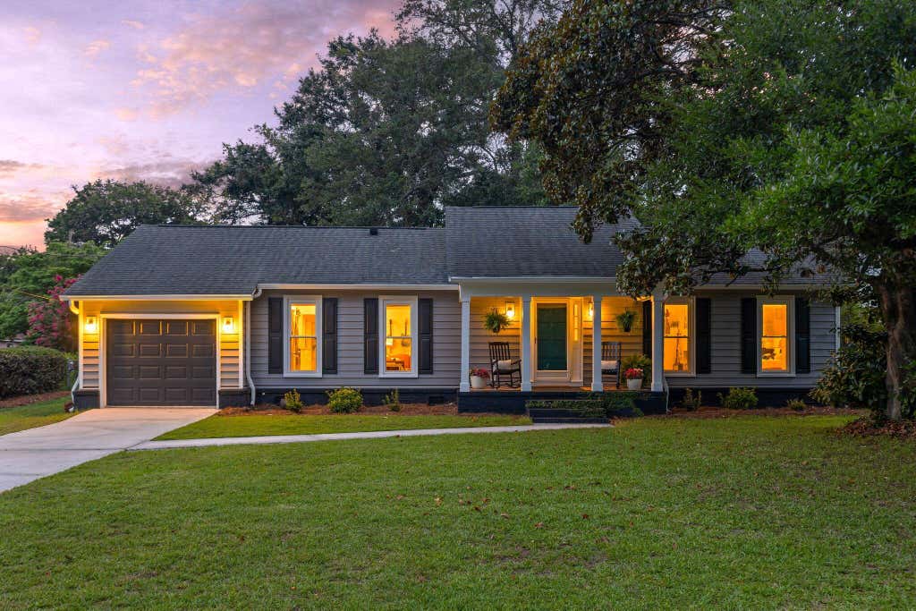 Photo of 317 Hawthorne Street, Mount Pleasant, SC 29464 (MLS # 26019075)