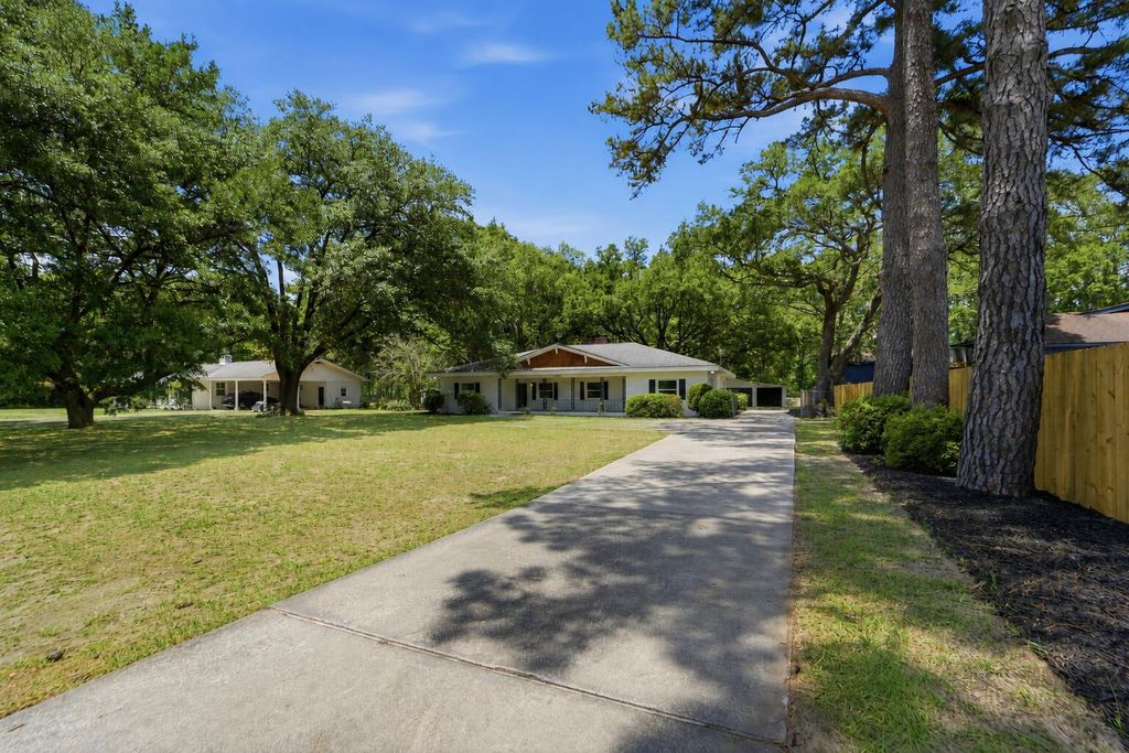 Photo of 6384 Sc 162, Hollywood, SC 29449 (MLS # 26014109)