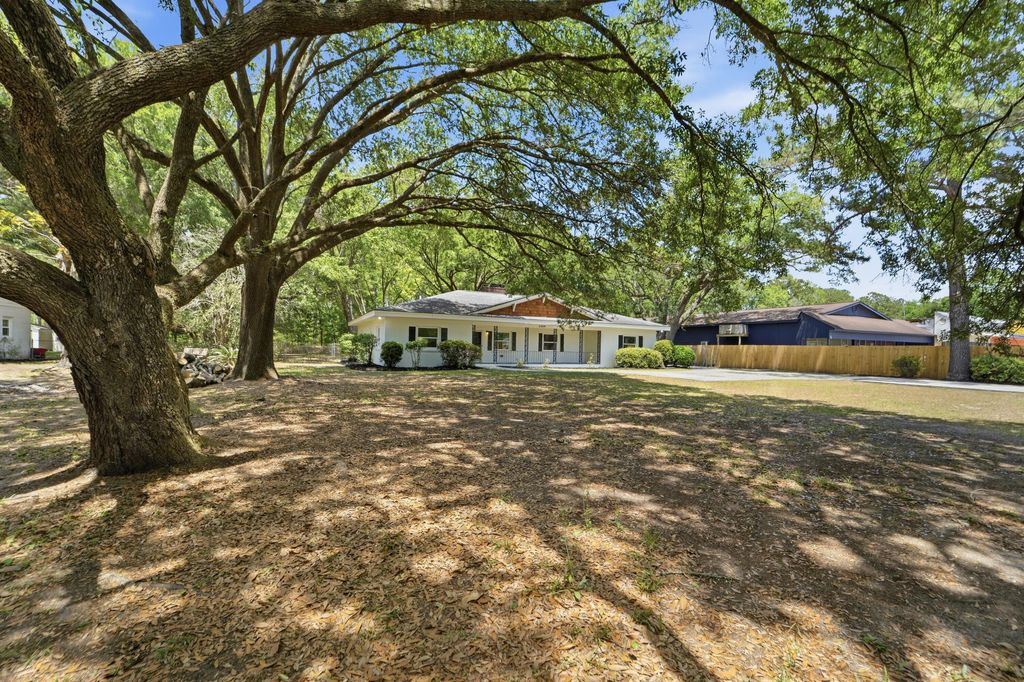 Photo of 6384 Sc 162, Hollywood, SC 29449 (MLS # 26014109)