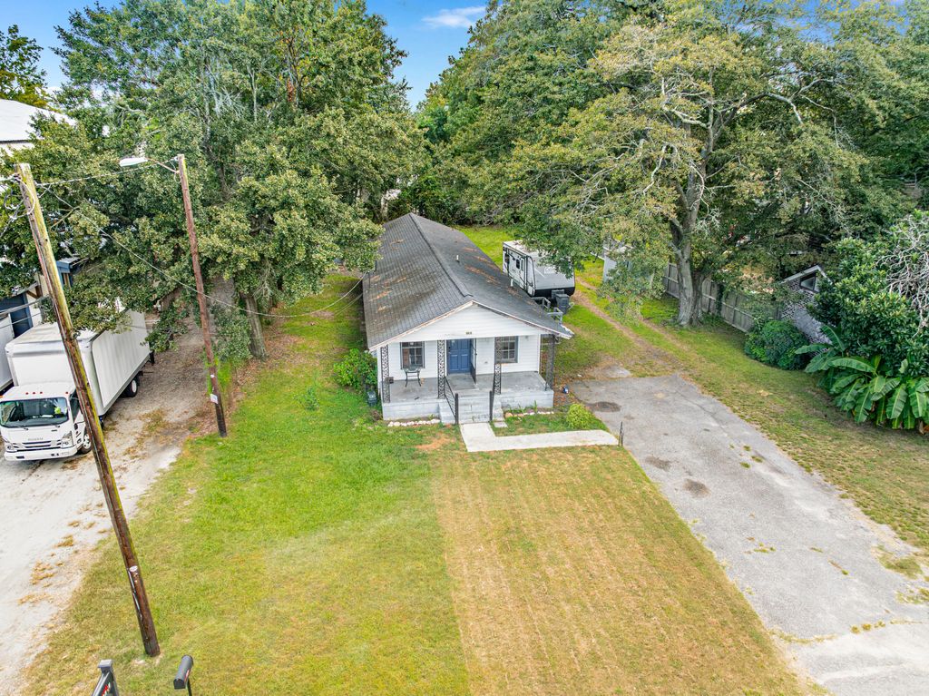 Photo of 5815 Robinson St Street, Hanahan, SC 29410 (MLS # 25029902)