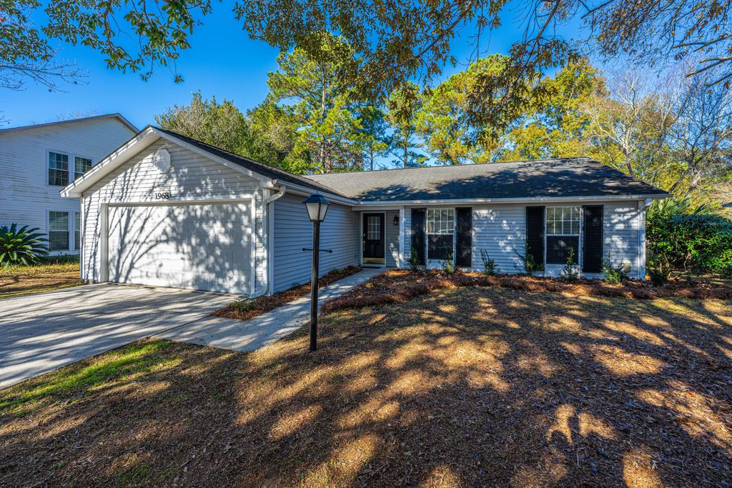 Photo of 1968 Presidio Drive, Mount Pleasant, SC 29466 (MLS # 25032288)