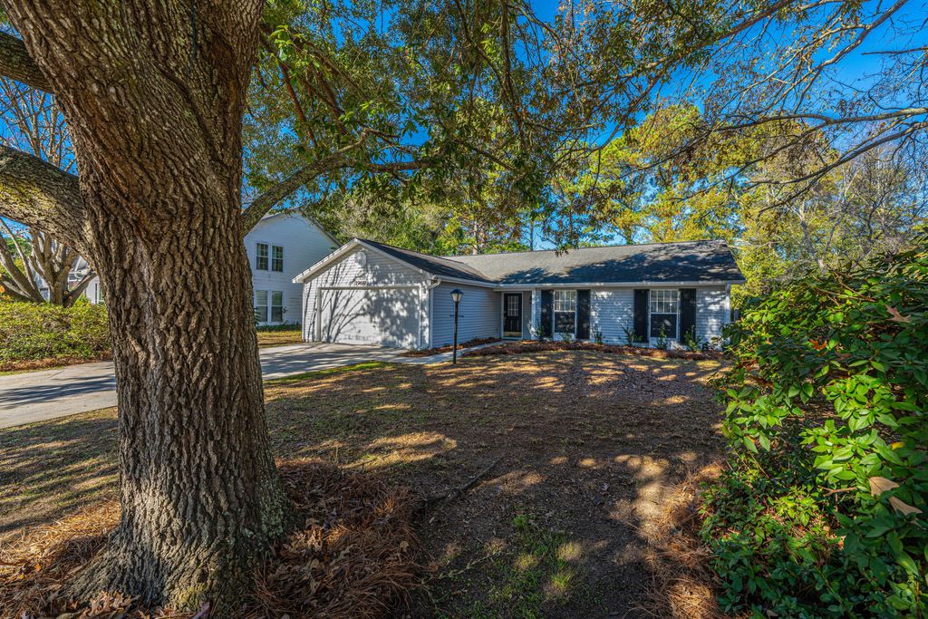 Photo of 1968 Presidio Drive, Mount Pleasant, SC 29466 (MLS # 25032288)