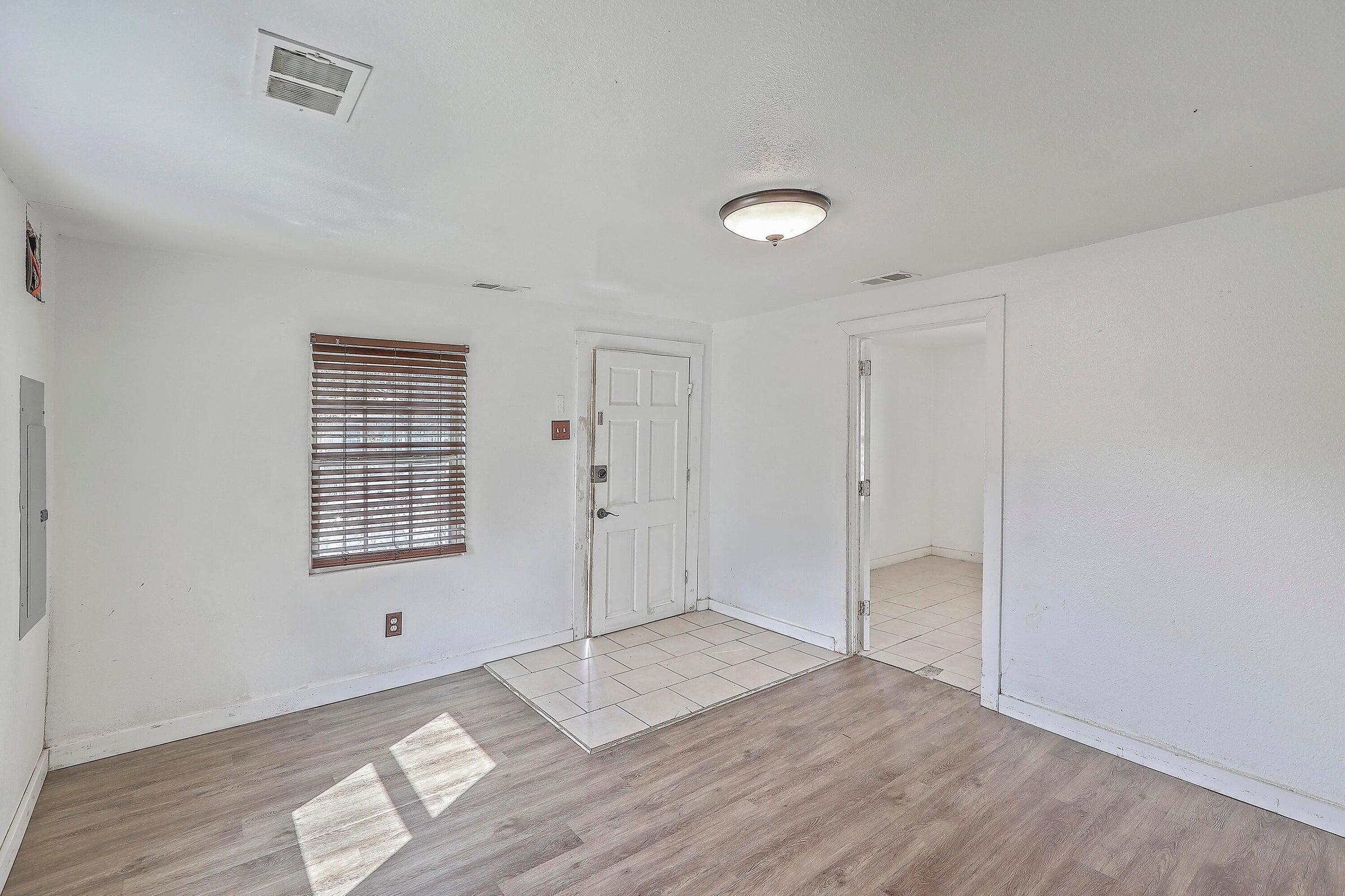 1989 Hugo Avenue