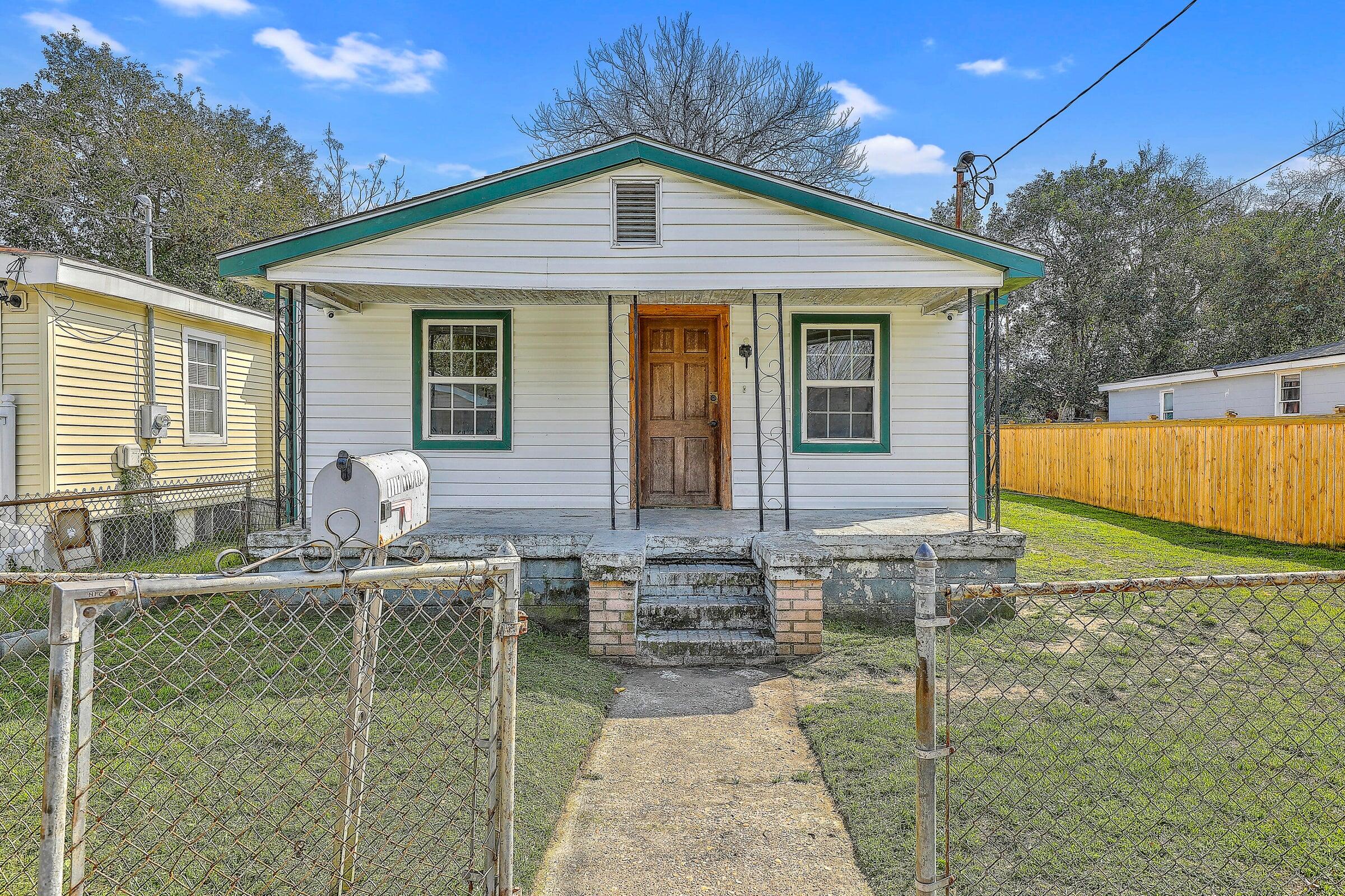1989 Hugo Avenue