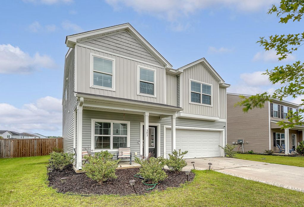 Photo of 303 Torslanda Lane, Summerville, SC 29486 (MLS # 25019440)
