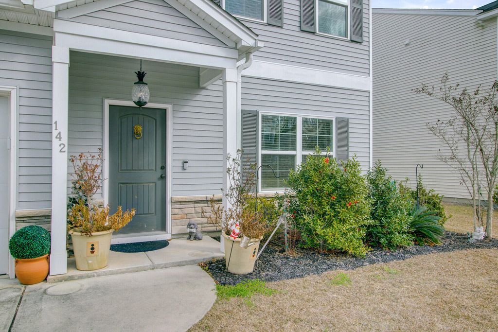 Photo of 142 Clydesdale Circle, Summerville, SC 29486 (MLS # 26001955)