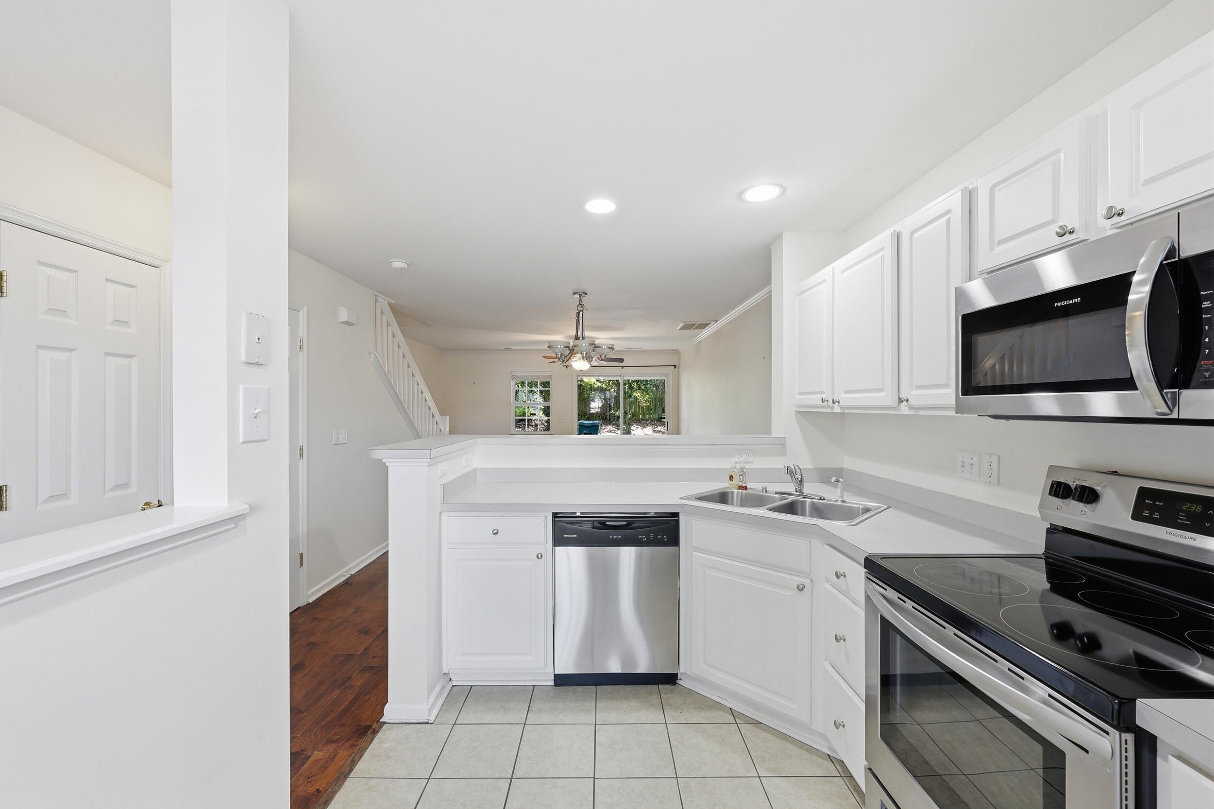 121 Hornby Circle