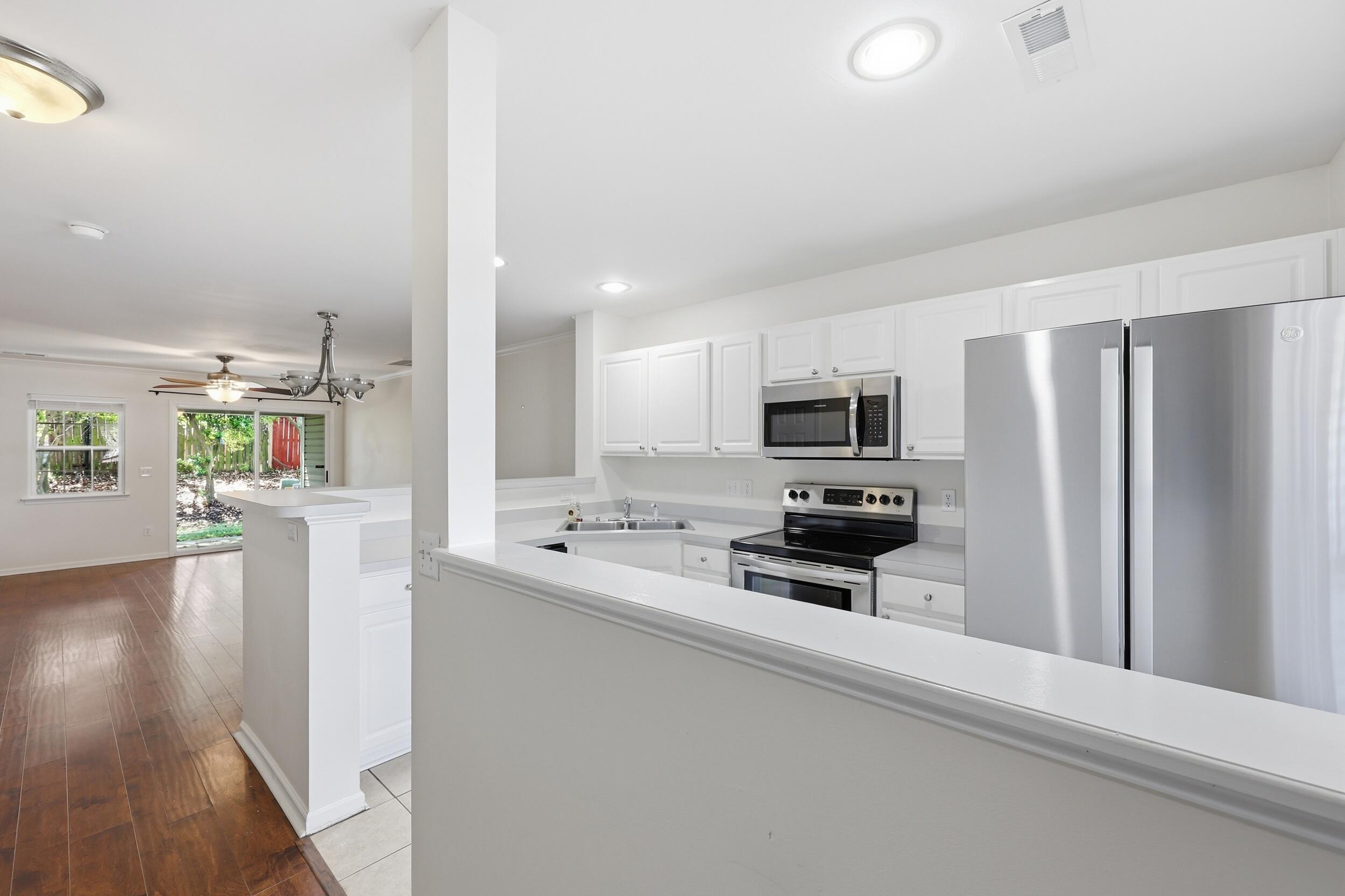 121 Hornby Circle