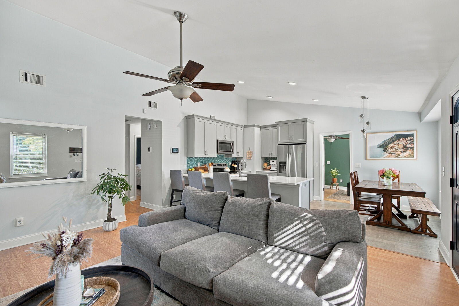 1083 Oakcrest Drive