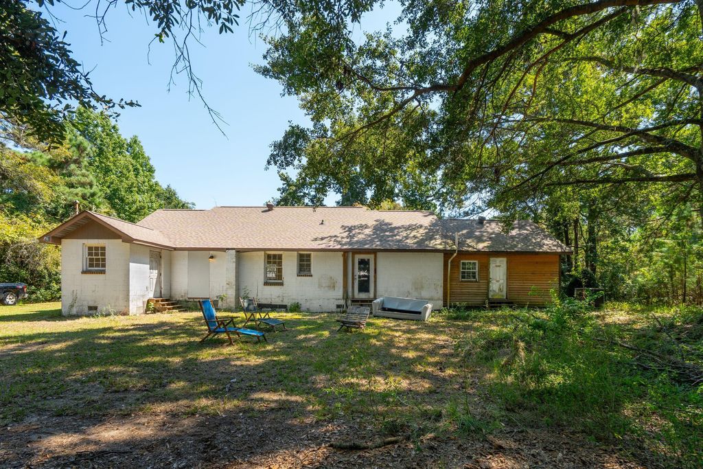 Photo of 1728 Rifle Range Road, Mount Pleasant, SC 29464 (MLS # 25028006)