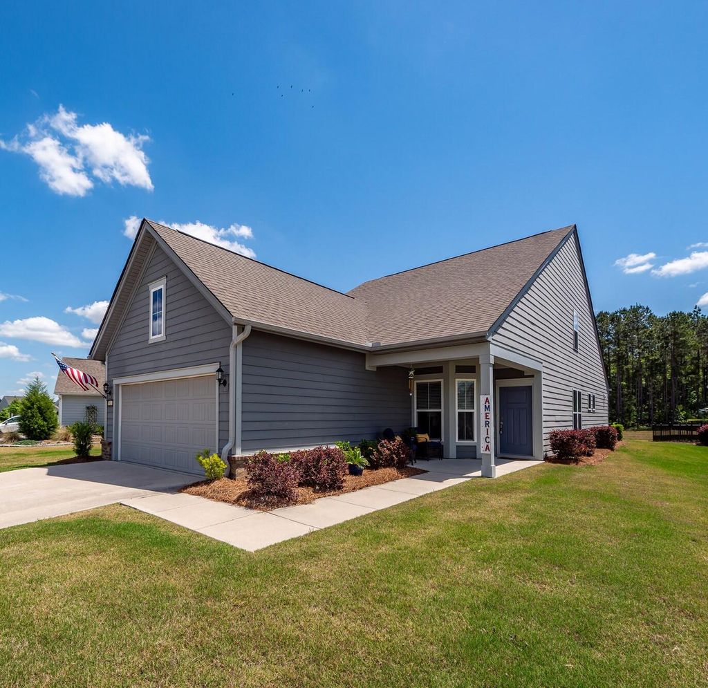 Photo of 618 Daffodil Court, Summerville, SC 29486 (MLS # 26013297)