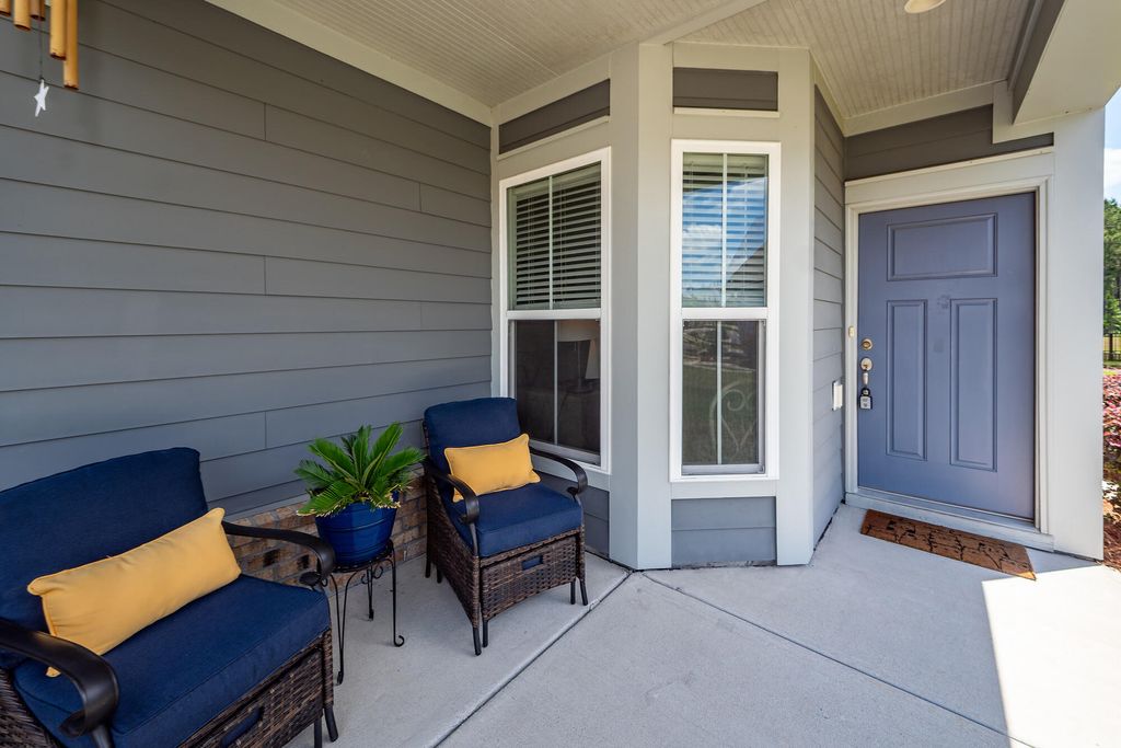 Photo of 618 Daffodil Court, Summerville, SC 29486 (MLS # 26013297)