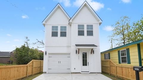 Photo of 2047 Forest Avenue, North Charleston, SC 29405 (MLS # 26008848)