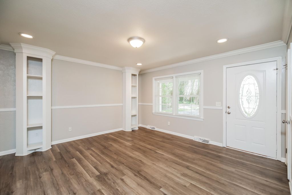 Photo of 510 Golf Road, Summerville, SC 29483 (MLS # 26002266)