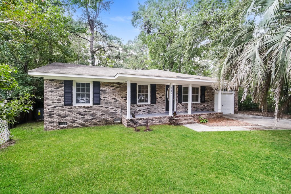 Photo of 510 Golf Road, Summerville, SC 29483 (MLS # 26002266)
