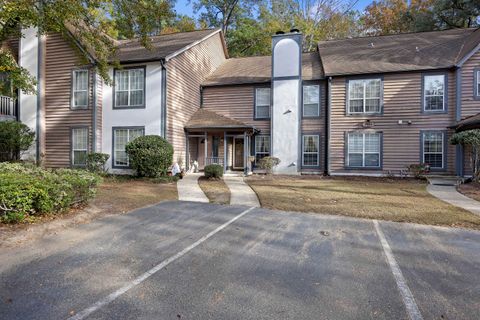 A home in North Charleston