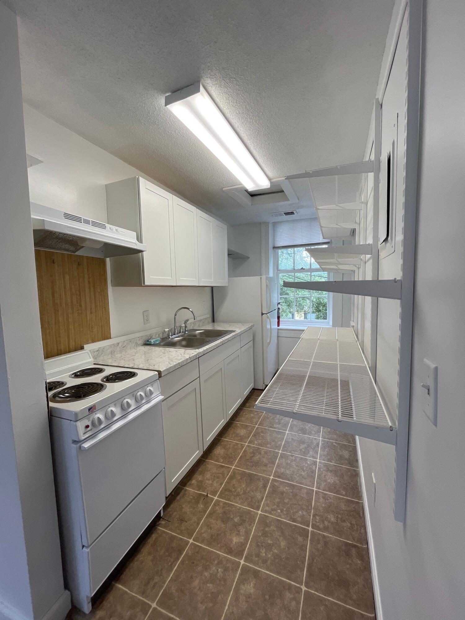 126 Alexander Street E