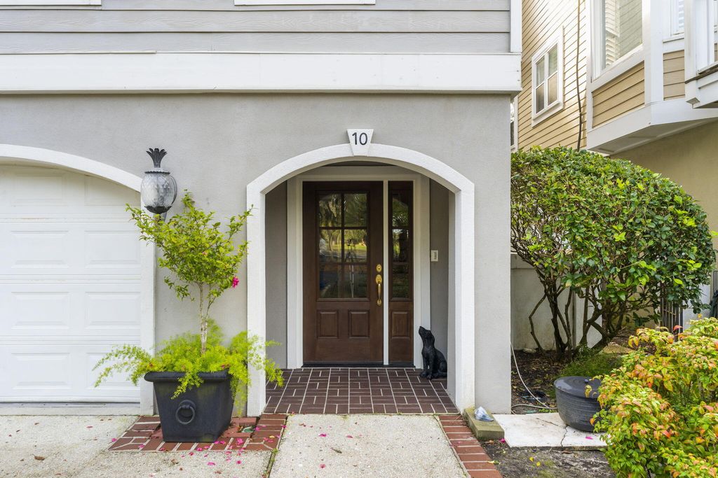 Photo of 10 Commons Court, Isle of Palms, SC 29451 (MLS # 26004343)