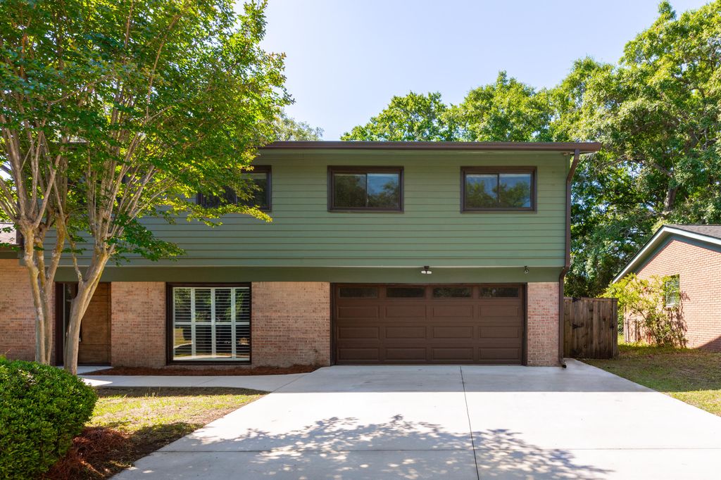 Photo of 1741 Ashworth Lane, Charleston, SC 29412 (MLS # 26013128)