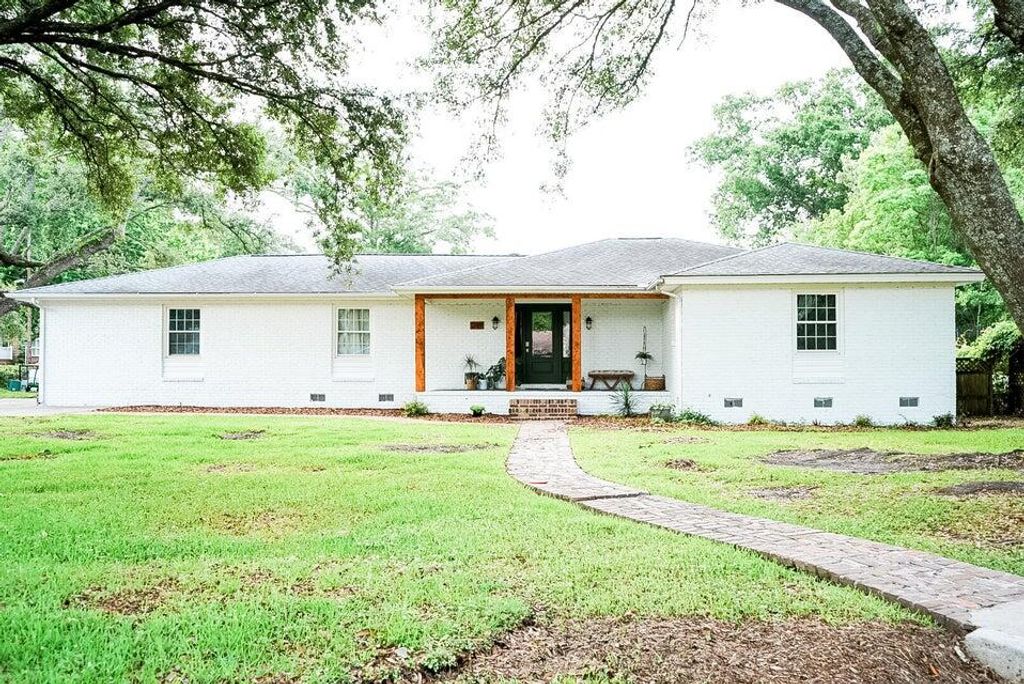 Photo of 1149 Brookside Drive, Hanahan, SC 29410 (MLS # 25019407)