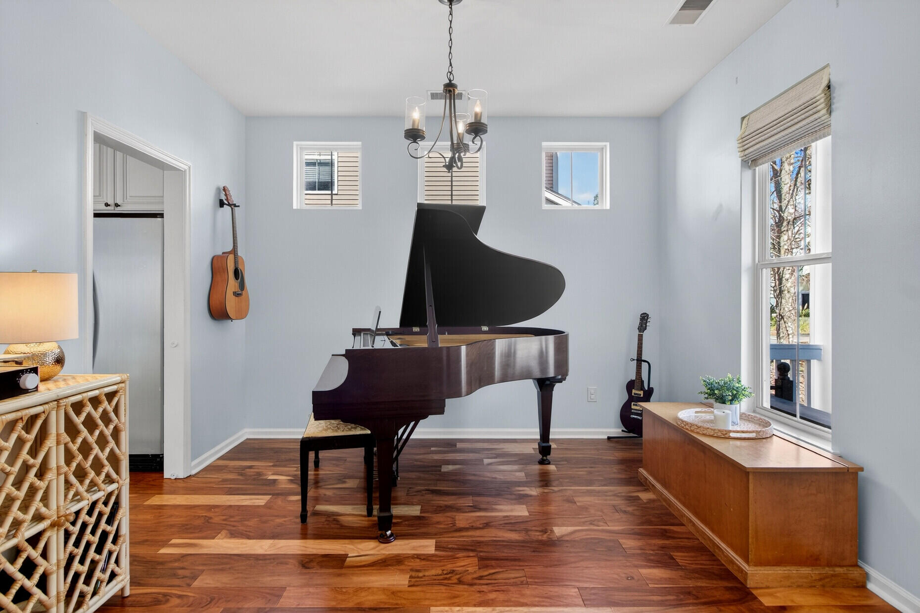 3245 Beaconsfield Road