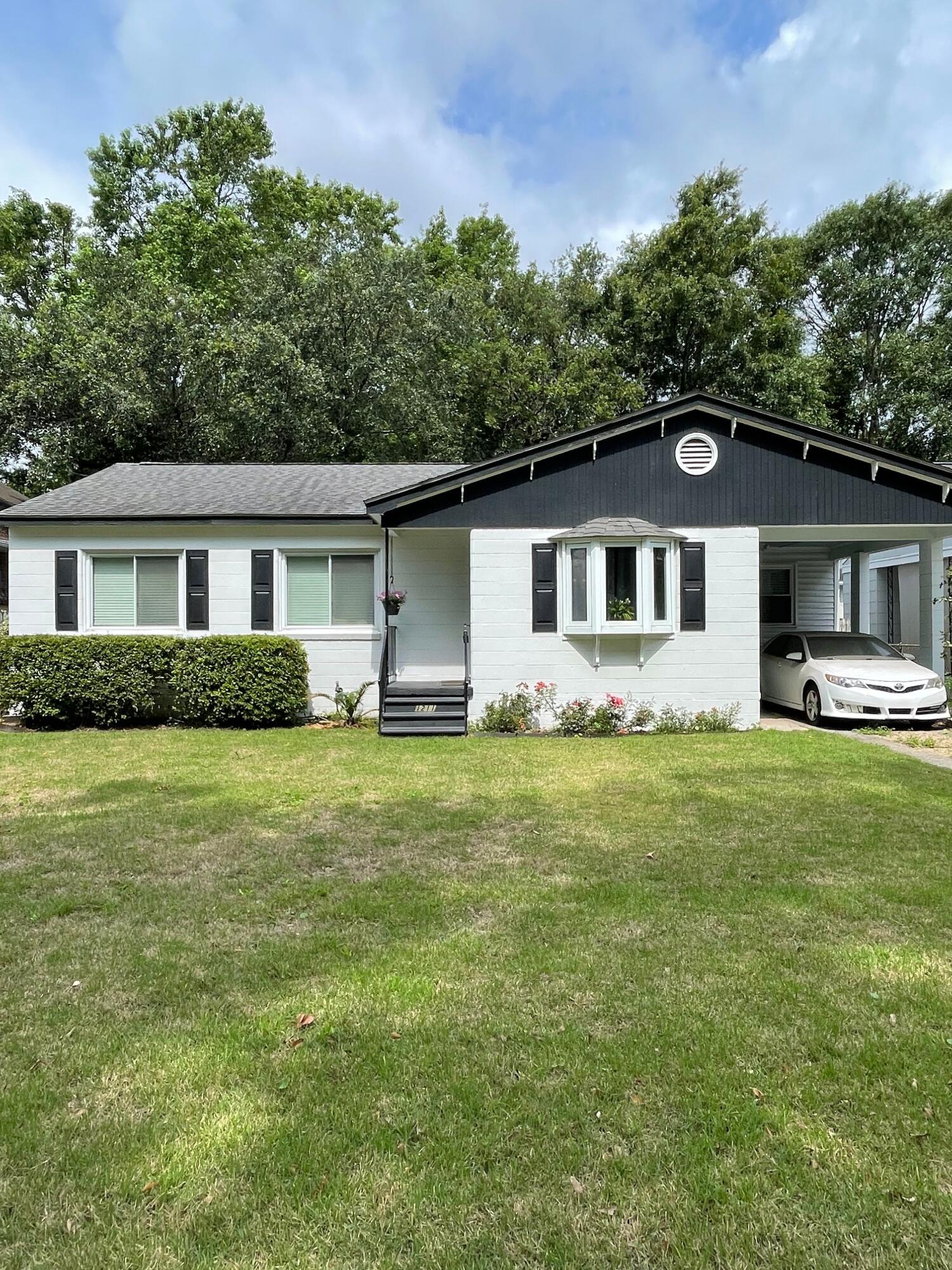 1211 Camellia Road