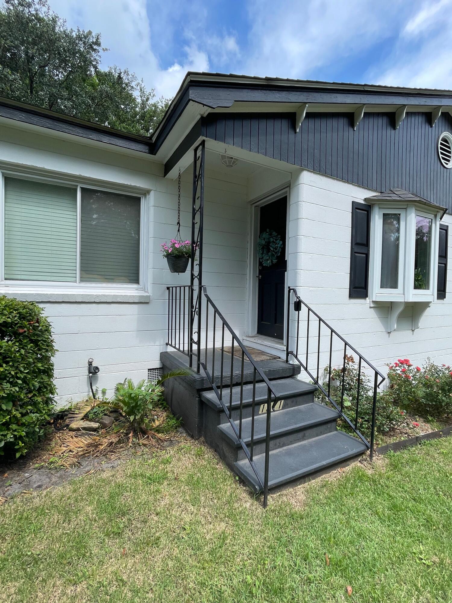1211 Camellia Road