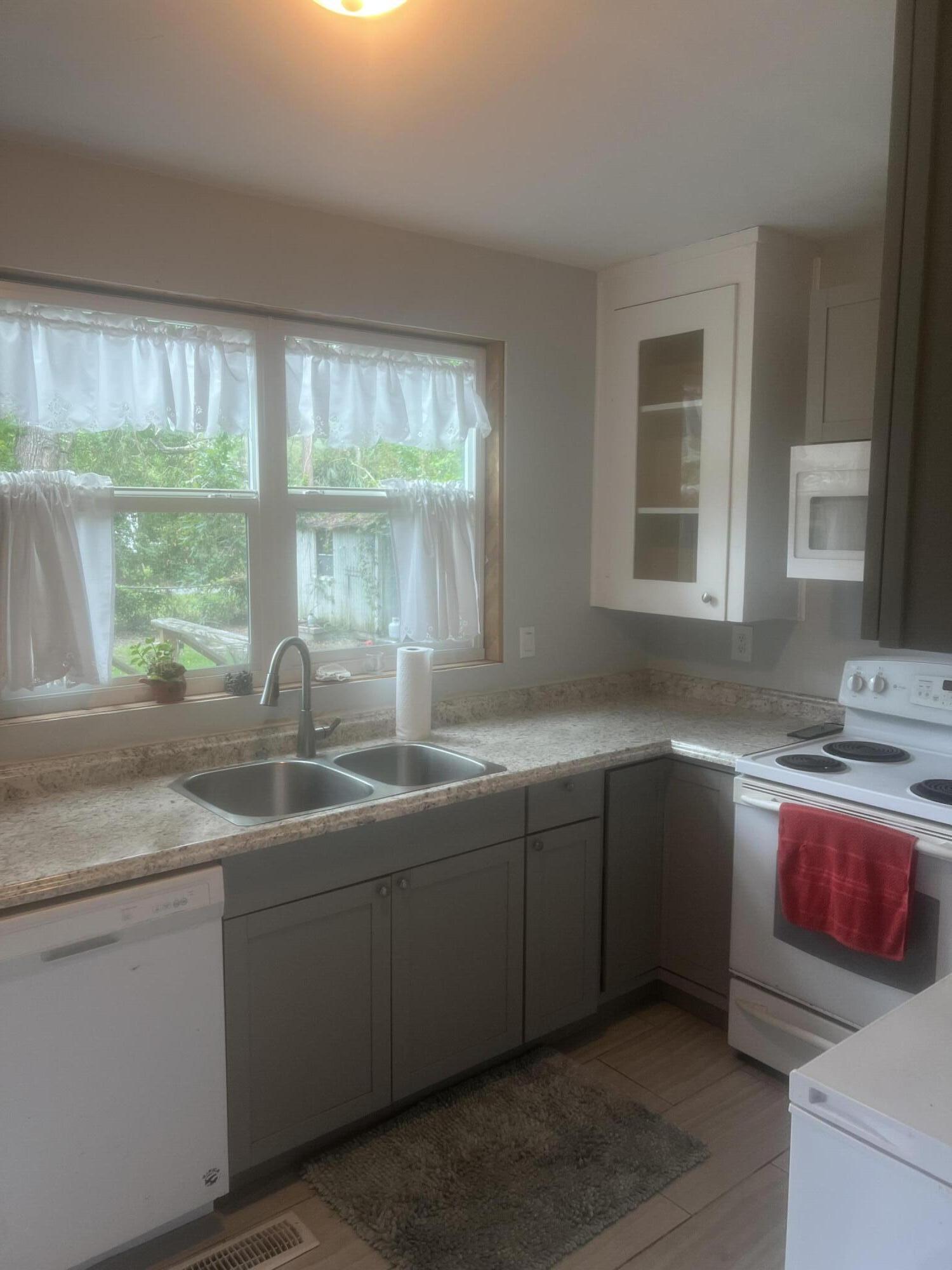 1735 Pinckney Park Drive