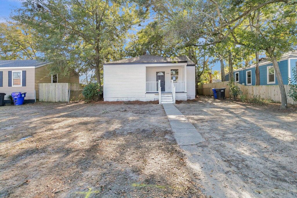 Photo of 2208 Bailey Drive, North Charleston, SC 29405 (MLS # 25027610)