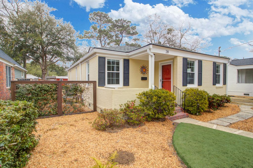 Photo of 28 Lyttleton Avenue, Charleston, SC 29407 (MLS # 26007022)