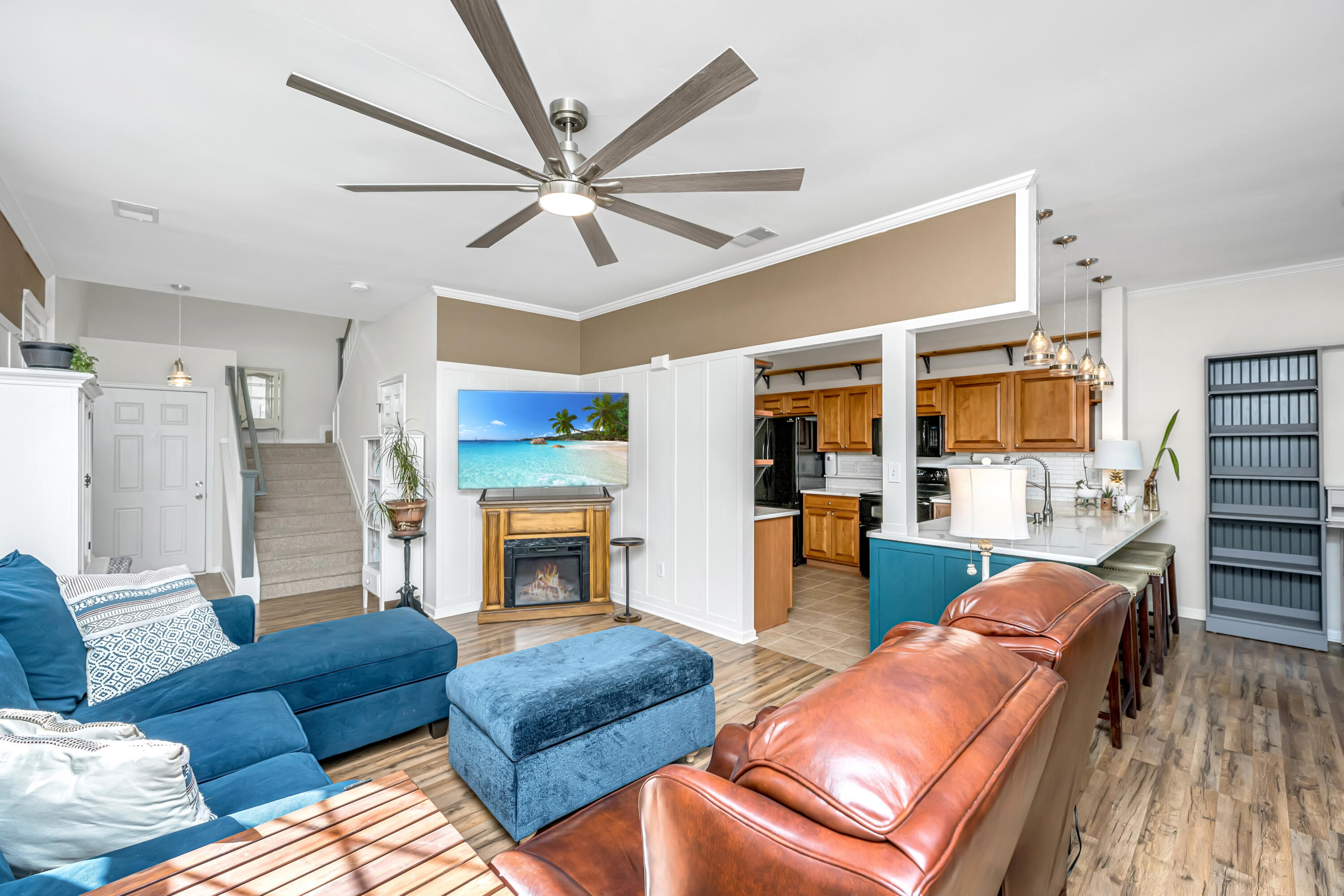 1113 Santa Elena Way