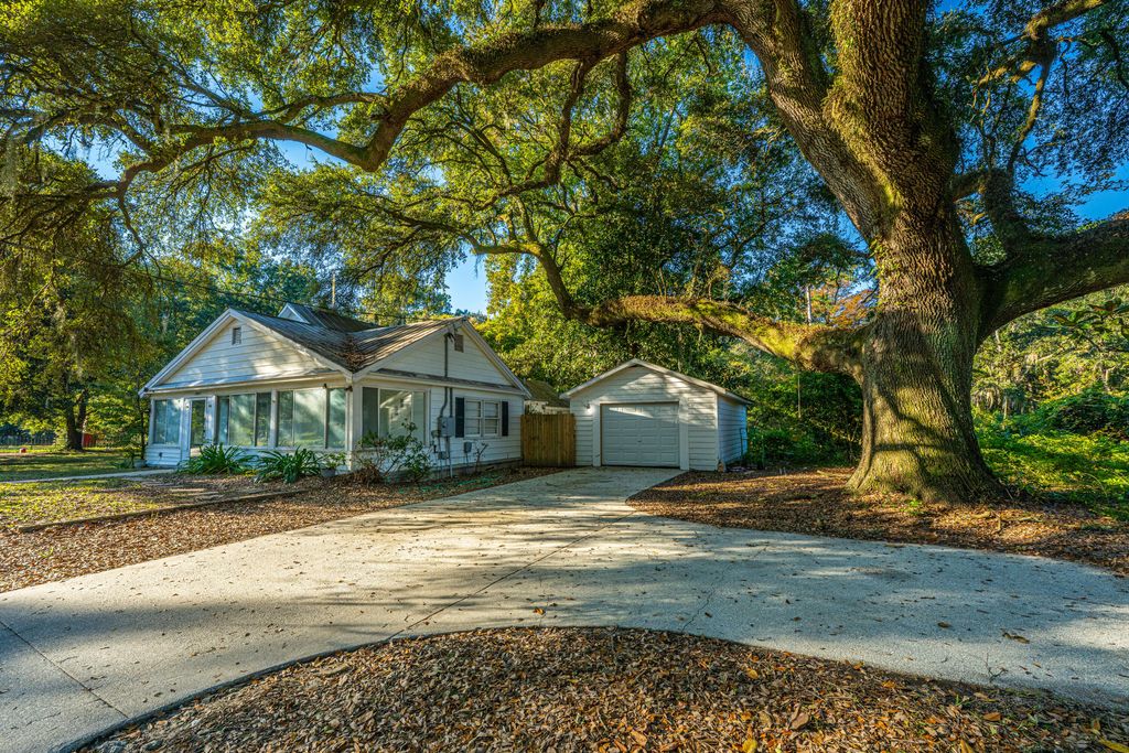 Photo of 1063 S Pinckney Street, McClellanville, SC 29458 (MLS # 25029404)