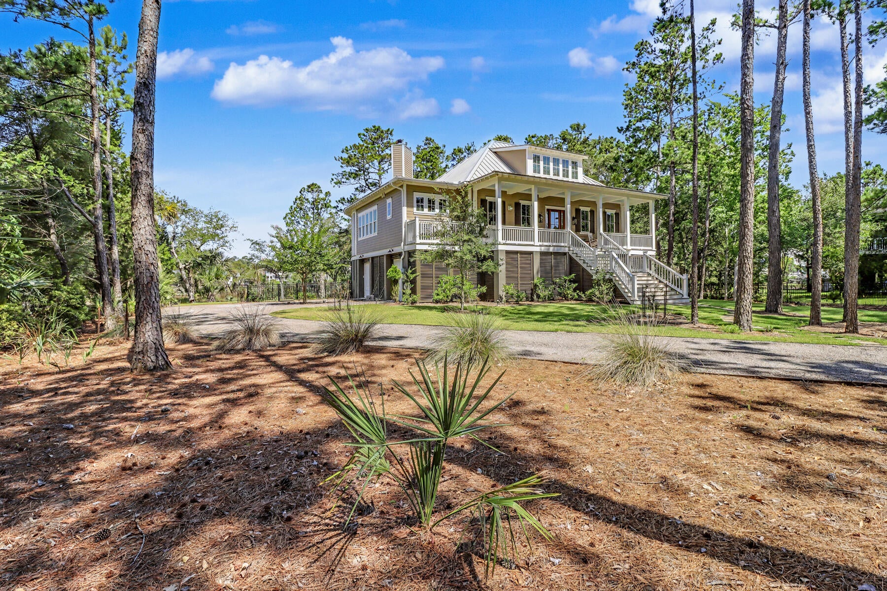 374 Commonwealth Road