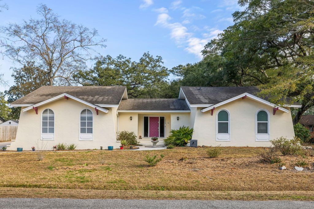 Photo of 2808 Limestone Boulevard, Charleston, SC 29414 (MLS # 26001220)