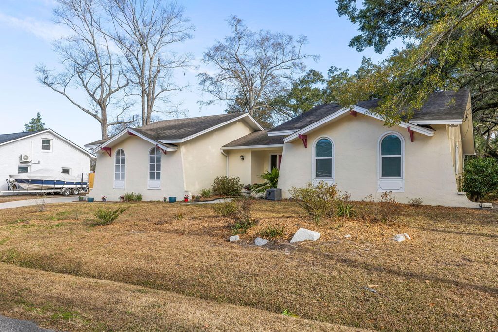 Photo of 2808 Limestone Boulevard, Charleston, SC 29414 (MLS # 26001220)