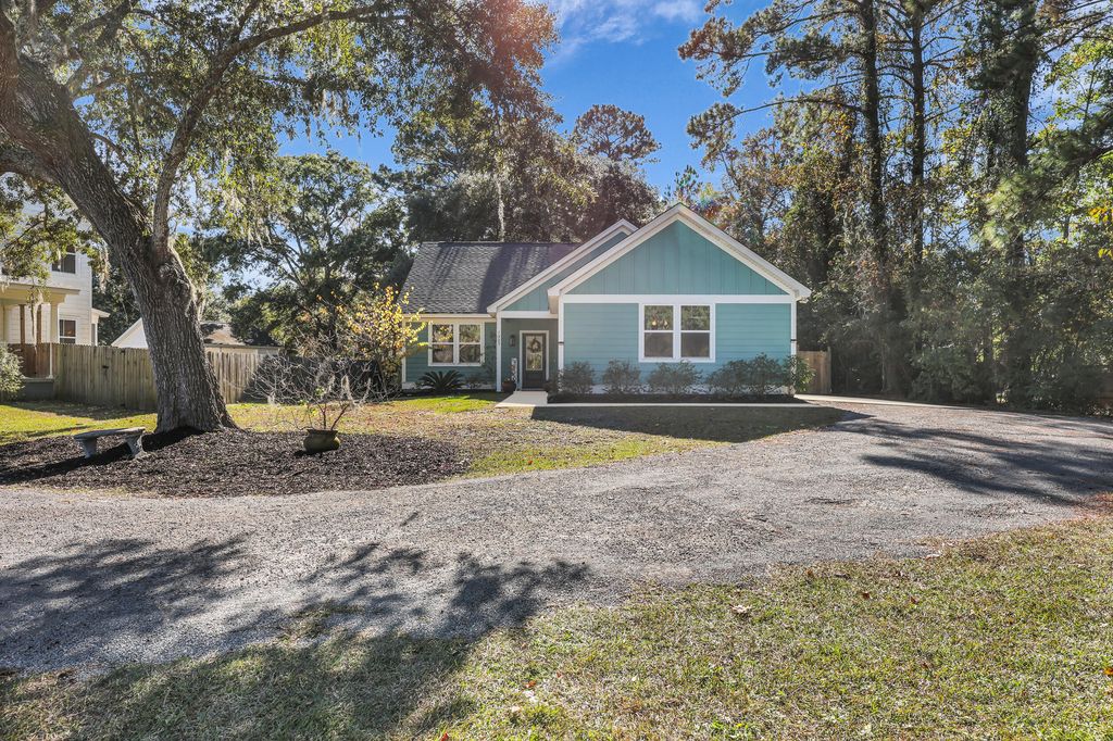 Photo of 1325 Hamlin Road, Mount Pleasant, SC 29466 (MLS # 25030403)