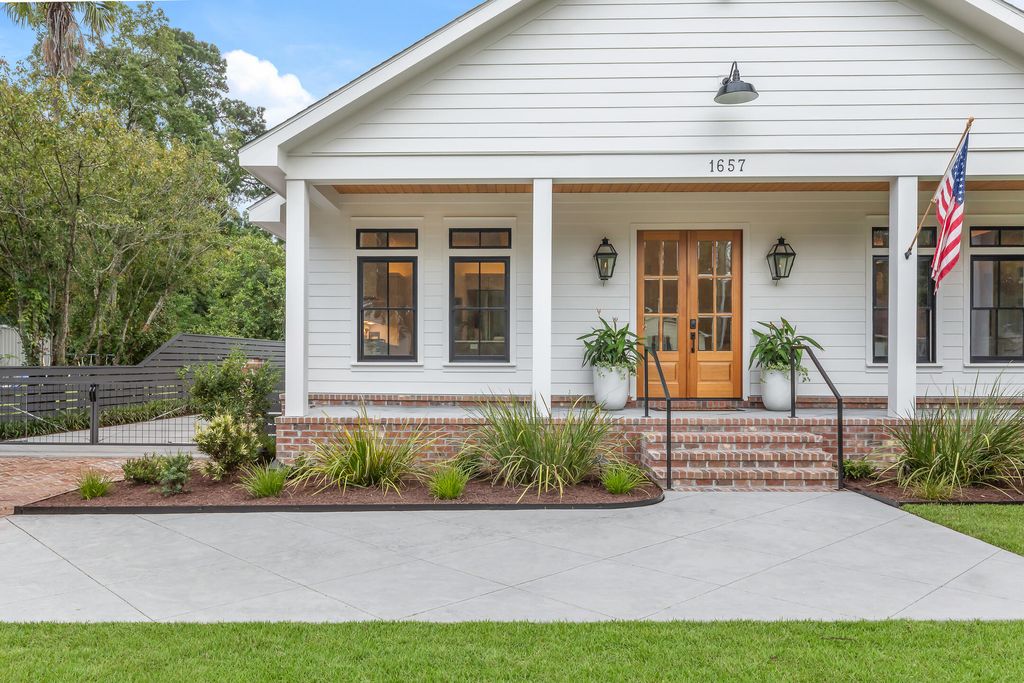 Photo of 1657 Pierpont Avenue, Charleston, SC 29414 (MLS # 25021913)
