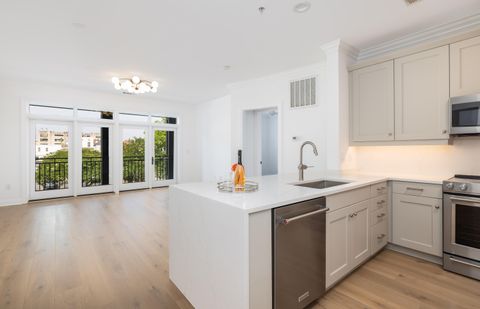 Photo of 21 George Street #206, Charleston, SC 29401 (MLS # 25014779)