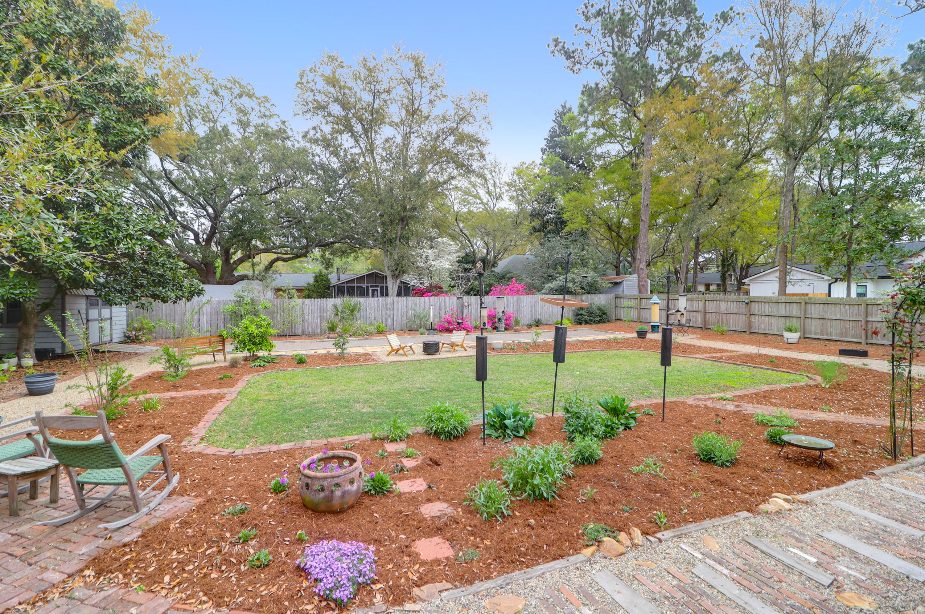 935 Lansing Drive