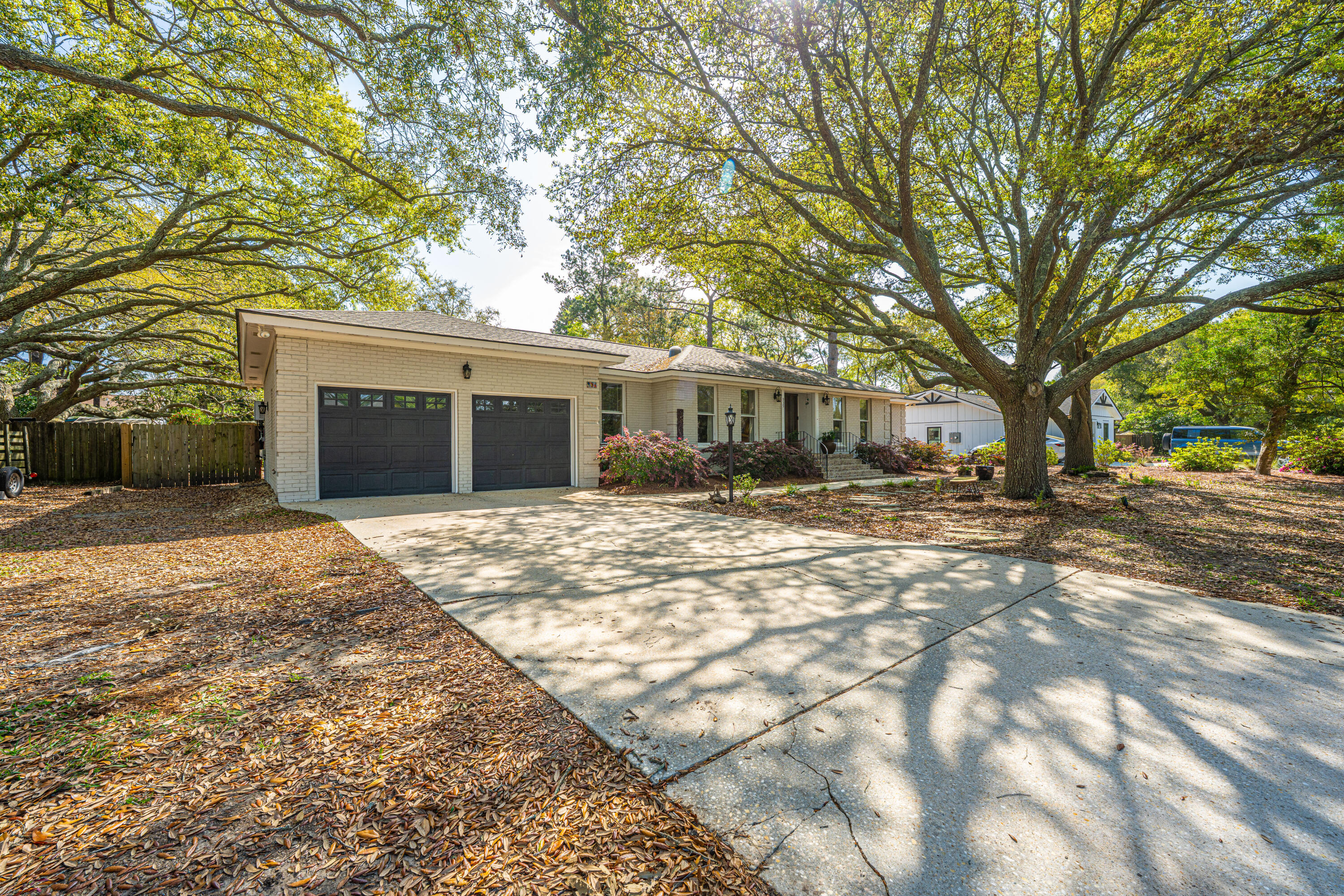 935 Lansing Drive