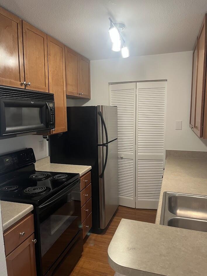 272 Alexandra Drive 7