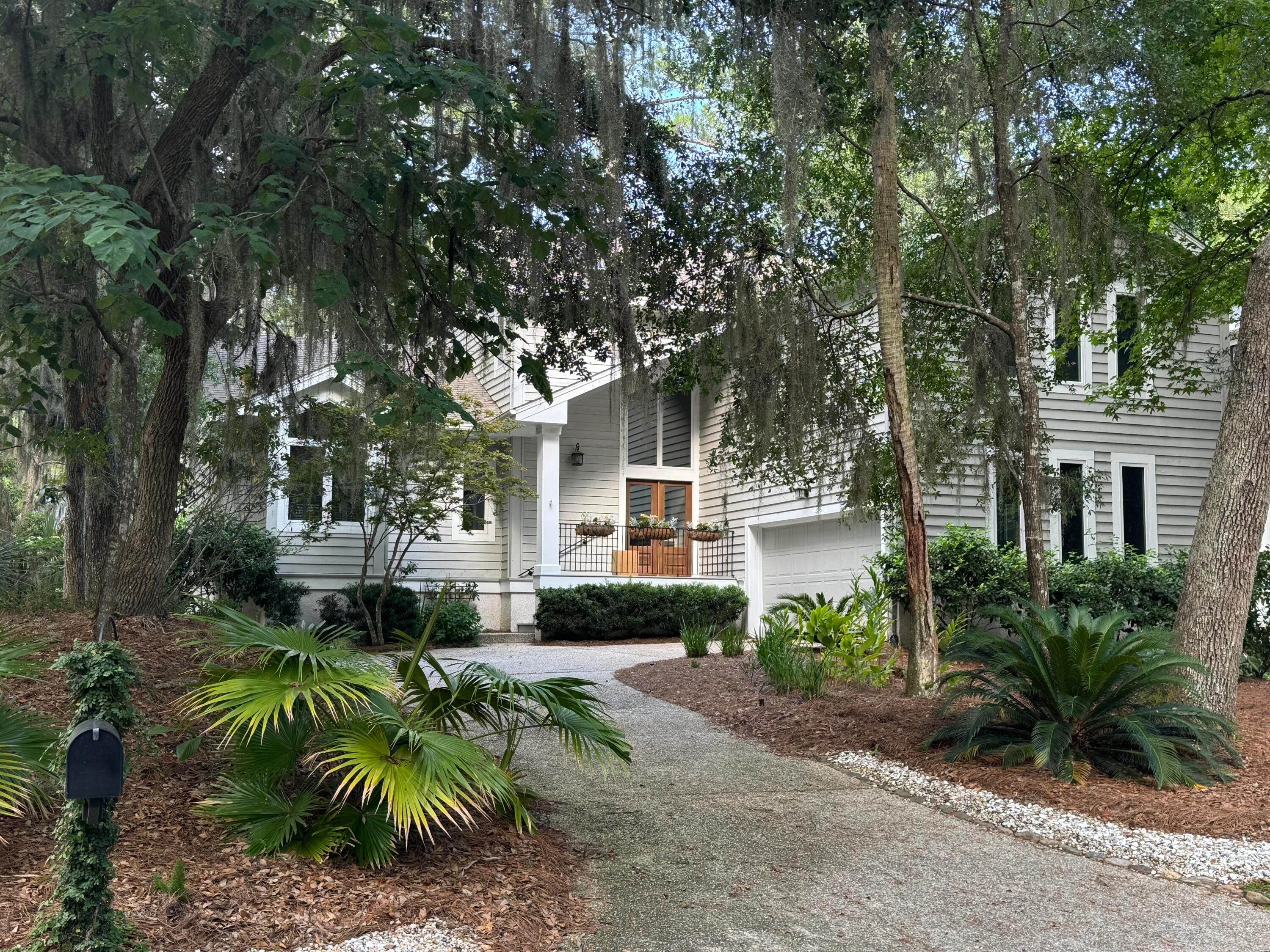 2730 Old Oak Walk