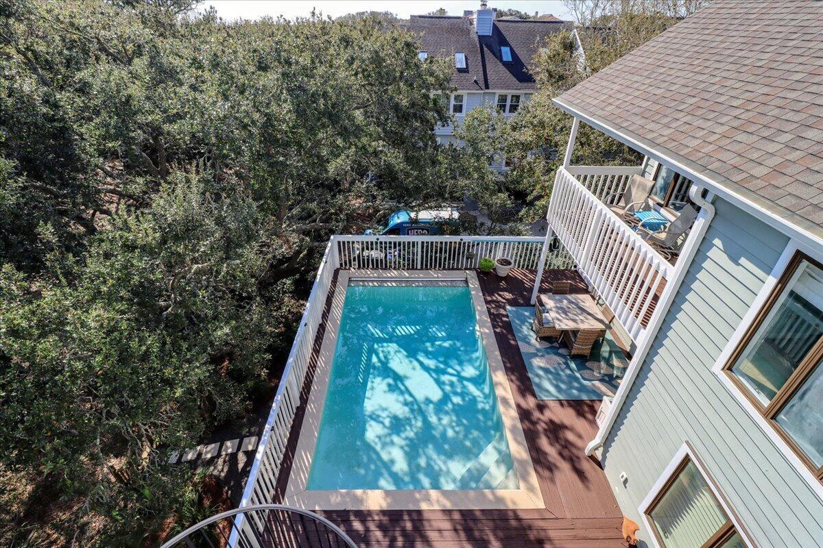 8 Fairway Oaks Lane