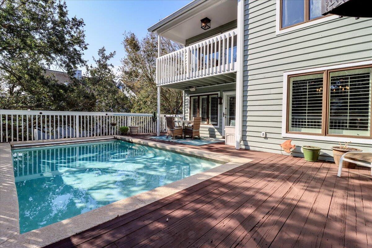 8 Fairway Oaks Lane