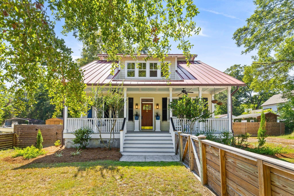 Photo of 307 4th Avenue, Mount Pleasant, SC 29464 (MLS # 26027169)