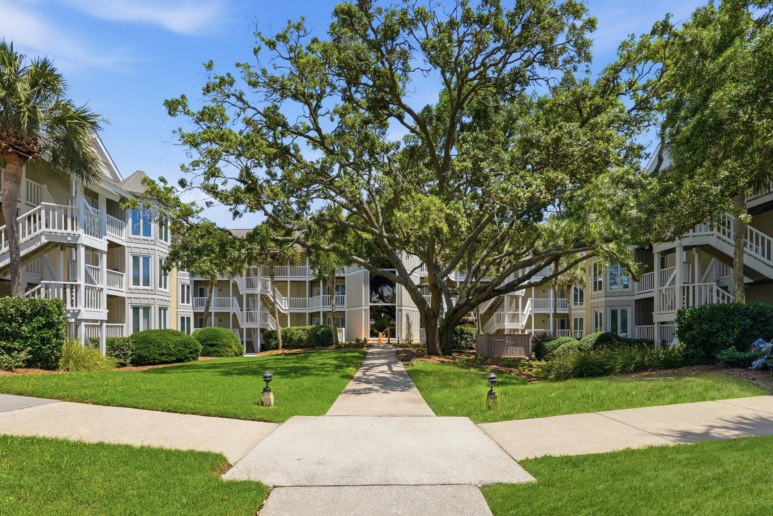 9000 Palmetto Drive F-301