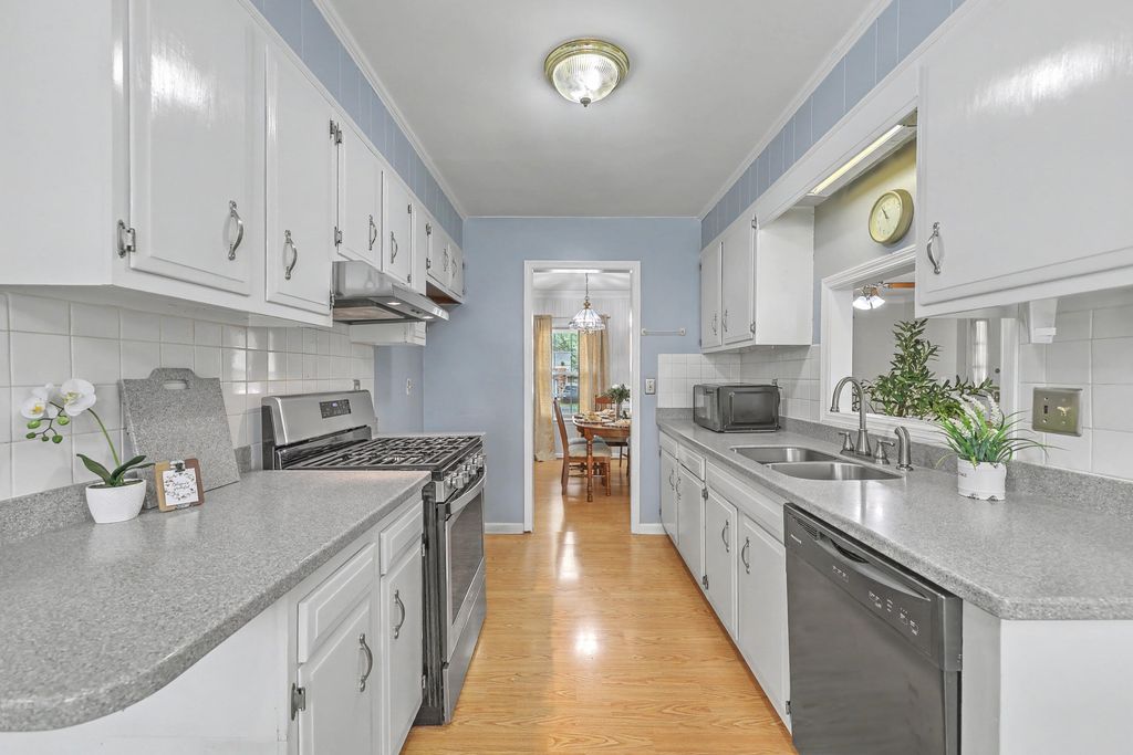 Photo of 8465 Yorkshire Lane, North Charleston, SC 29406 (MLS # 26007101)