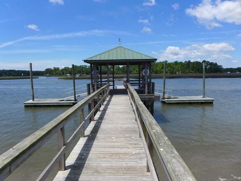 A home in Edisto Island